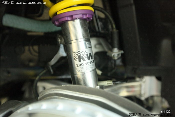 新人新车 E92 335 改装作业  版主求射精啊！！