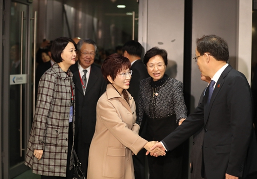 资料图:中国国民党党主席洪秀柱到访南京