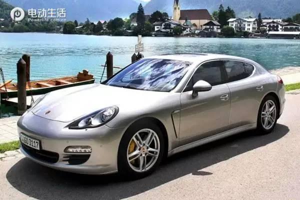 展现不一样的“魅力” 996对比Panamera