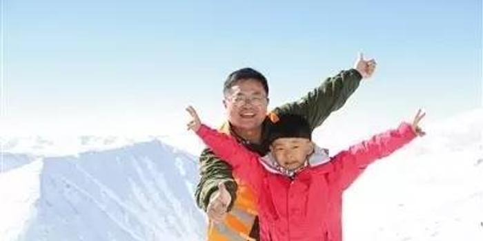 8岁报名南京大学自考 5年前雪地裸跑男孩又火