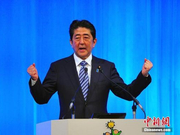 日媒民调评安倍近年政绩：总分10分 安倍获5.2分