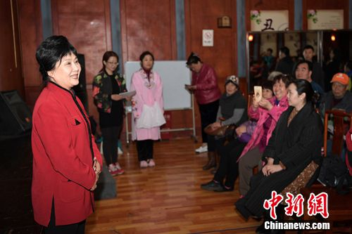 本次公众开放日,来了很多热爱评剧艺术的观众。