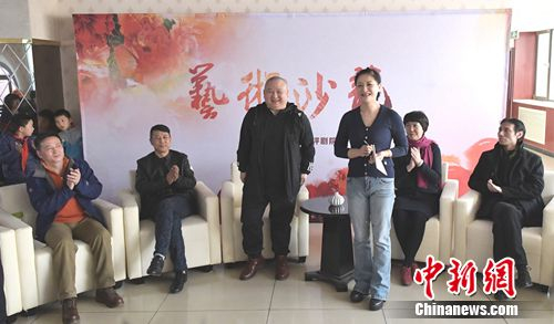 现场还有一场热闹的艺术沙龙。主办方供图
