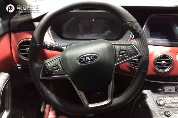 2017上海车展丨江淮瑞风S7混动车亮相展台 主攻城市SUV市场
