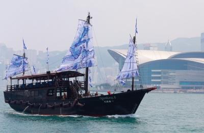这对香港父子可能是中式三帆木船的最后传人了