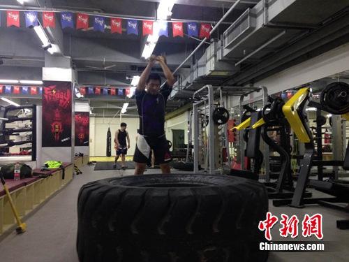 图为徐晓东在拳馆。 徐鹏鹏 摄