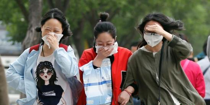 北京解除沙尘蓝色预警 下午风更猛出行风险大