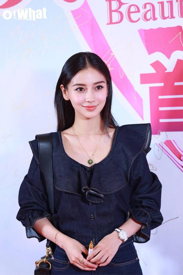 王中磊女儿晒照忘了给AB的皱纹修图，奶茶妹妹多向张柏芝学习吧