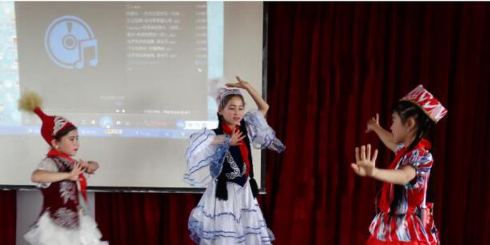 新疆吉木萨尔县庆阳湖乡小学开展双语口语大赛