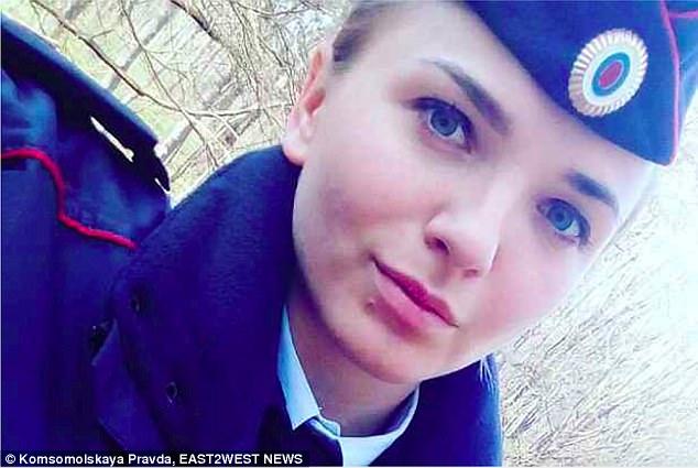 俄罗斯女孩因“人生污点”被警察学校开除