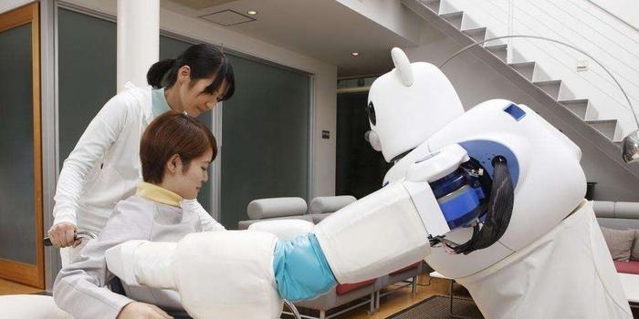 日本养老产业经验:大数据与介护机器人介入