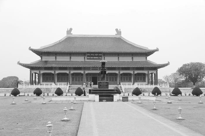 中国援建的玄奘纪念馆就位于印度古代那烂陀大学遗址不远处。 苑基荣摄