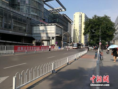 昔日里“动批”周围车水马龙、人头攒动的景象已经不复存在。 <a href='http://www.chinanews.com/' >中新网</a>记者 张尼 摄