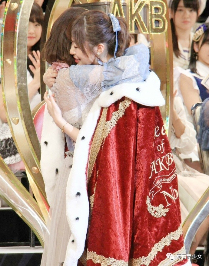 既愚蠢又自私，想给她喂颗药丸。