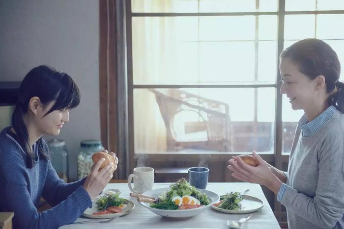 这部日本美食电影比《深夜食堂》单调，为啥口碑好？