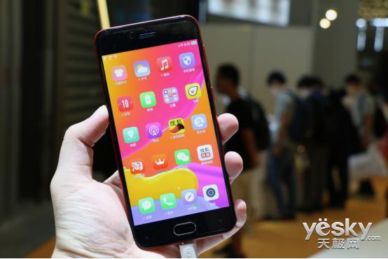 康佳手机亮相上海MWC 欲以工匠精神重塑市场