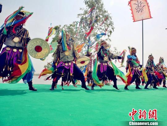 图为斡包节现场。 莫旗旅游局 摄