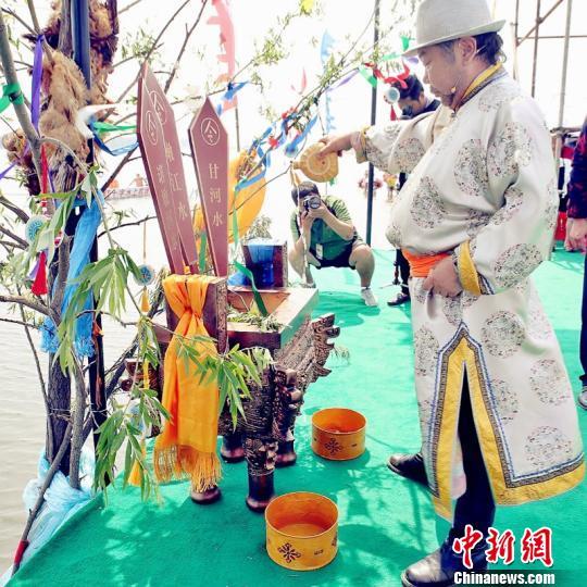 图为斡包节现场。 莫旗旅游局 摄