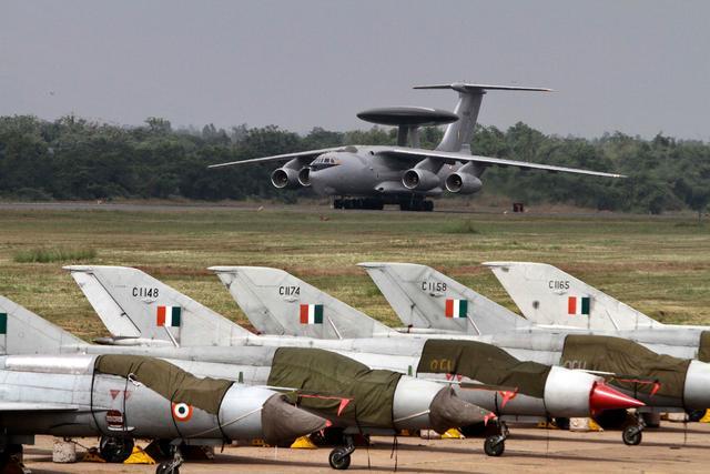 位于西孟加拉邦的Kalaikunda空军基地的MIG-21战斗机
