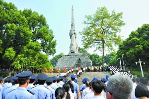 广东省、广州市在广州起义烈士陵园举行烈士公祭活动(资料图片)。广报记者莫伟浓摄