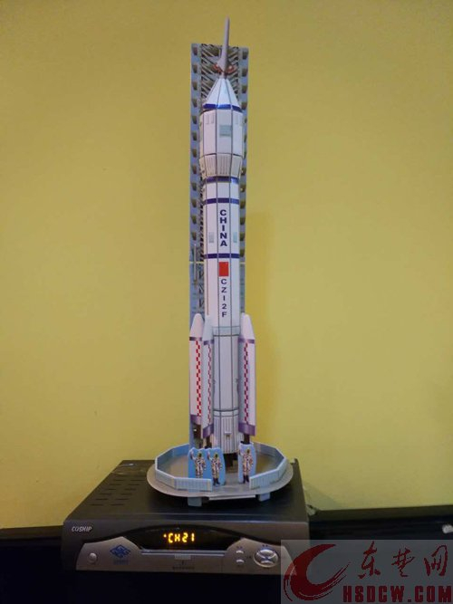 东楚晚报希望之星航天航空研学夏令营 游航天城获赠太空种子 50名小营员见了大世面