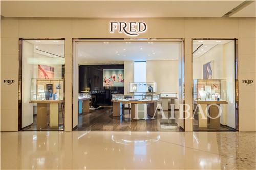 法国珠宝品牌Fred入驻上海国际金融中心，当红小花李沁亮相活动现场！