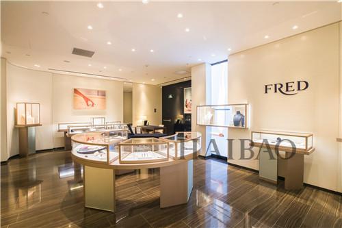 法国珠宝品牌Fred入驻上海国际金融中心，当红小花李沁亮相活动现场！