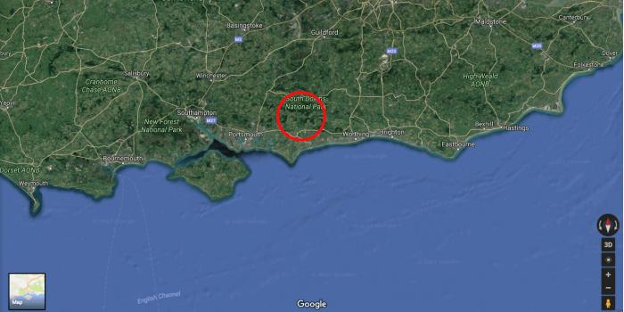 谷歌地图偶然拍到正在飞行的飞机卫星图像