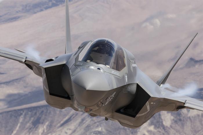 F-35在保守各种争议的同时,也在悄悄创造各种记录