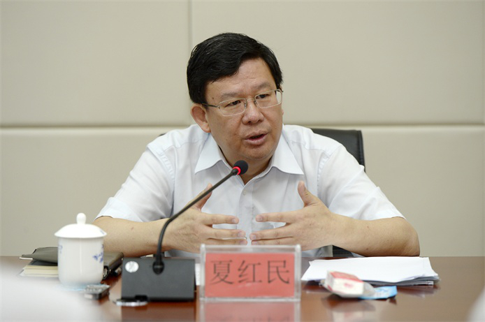 省委常委、省纪委书记夏红民在苟坝会议历史启示研讨会上致辞。.png