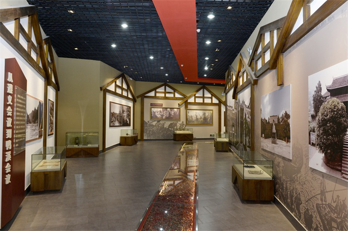 苟坝会议陈列馆内展厅.png