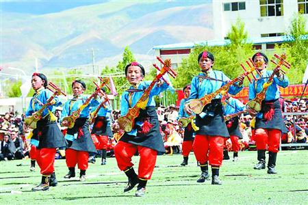 首届“堆谐之乡”文化旅游节开幕