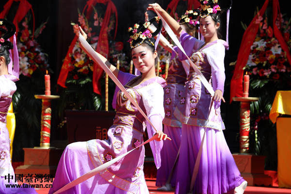 两岸千名青年黄陵祭祖 缅怀人文始祖传承中华文化