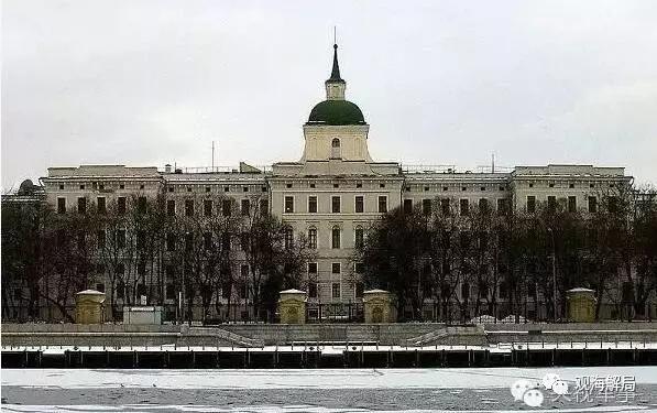 (伏龙芝军事学院)