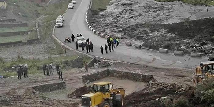 玛沁县人口_果洛州玛沁县地图