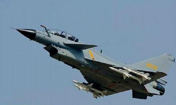 中国空军三代双座机也担负作战任务