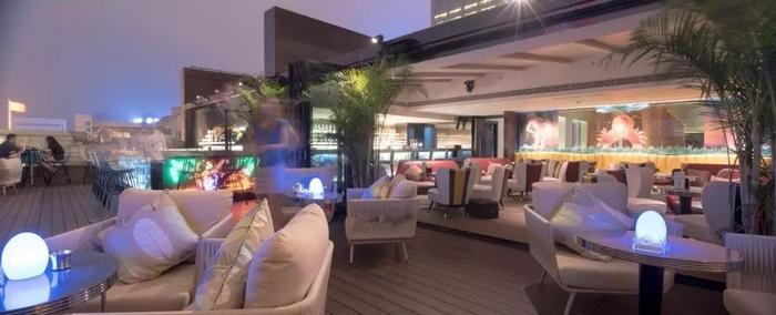 露台瑜伽季惊喜加场，外滩三号上来一场新潮瑜伽约会