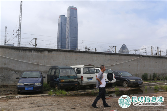 “僵尸车”长时间停放无人理 律师建议制定法规处理