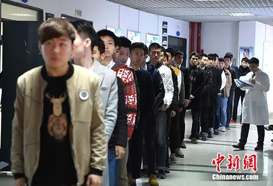 资料图:厦航高校招收公费飞行员。<a href='http://www.chinanews.com/'>中新社</a>记者 王东明 摄