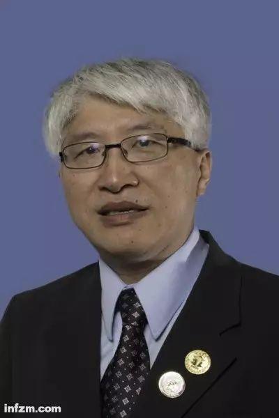 胡灵群