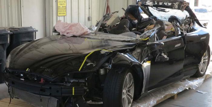 调查：特斯拉驾驶系统对致死事故负部分责任