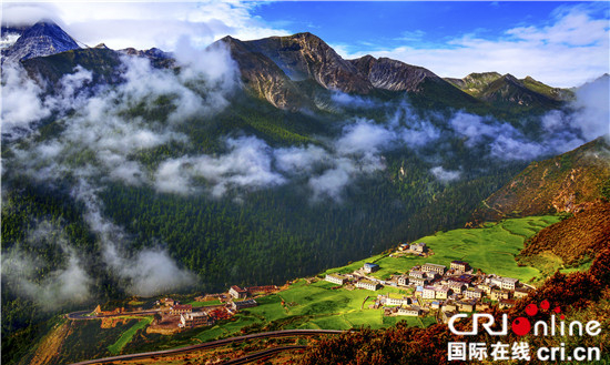 【通稿 景区节会图 焦点图】“相约圣洁甘孜·畅游自驾天堂”2017四川甘孜山地旅游节在稻城亚丁盛大开幕