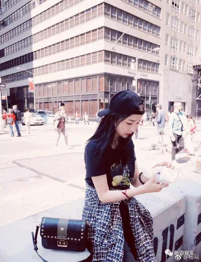 唐嫣和刘亦菲说你们这样拍照太土了!!