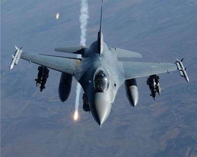 F16