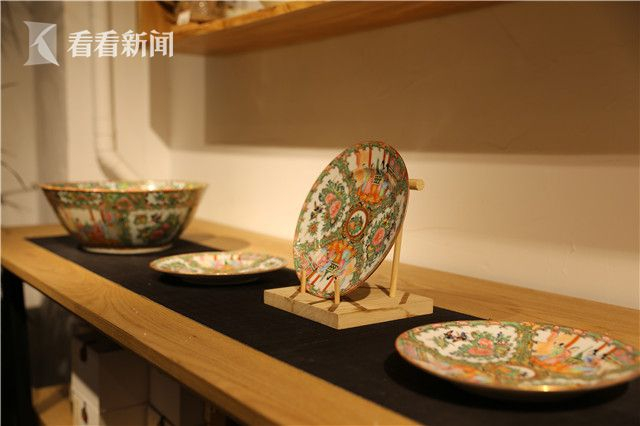 广彩开框人物花鸟纹大碗