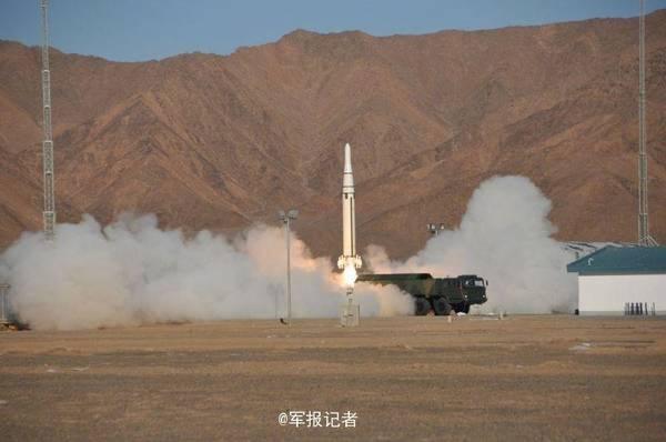 图注:东风-15C钻地型导弹发射画面。