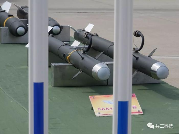 图注:首次公开的AKK90直升机专用空空导弹
