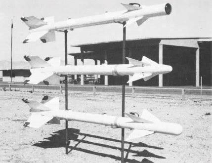 自上而下的“响尾蛇”AIM-9B,AIM-9D,AIM-9C