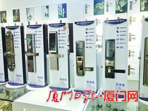 市场上所贩售的各种智能锁。