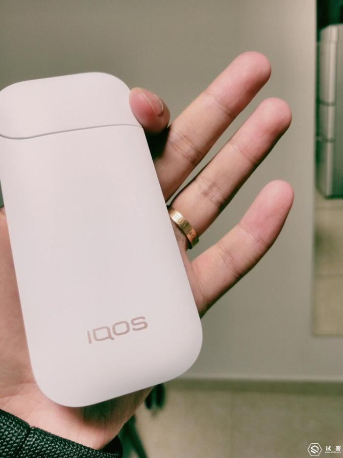 iQOS 2.4 plus （日版）简单开箱聊聊它为什么值得买有图有文